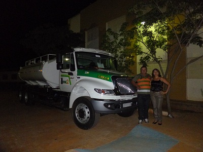 Município de Zabelê recebe caminhão cisternas do PAC2 